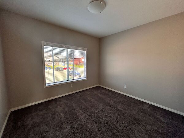 Penhold 3 bedrooms House for rent. Property photo: 640436-2