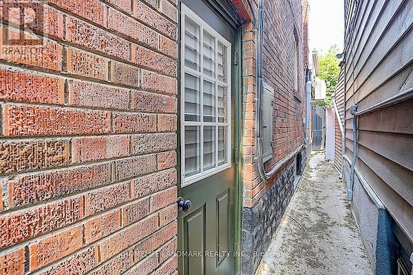 Toronto 2 bedrooms House for rent. Property photo: 640457-2
