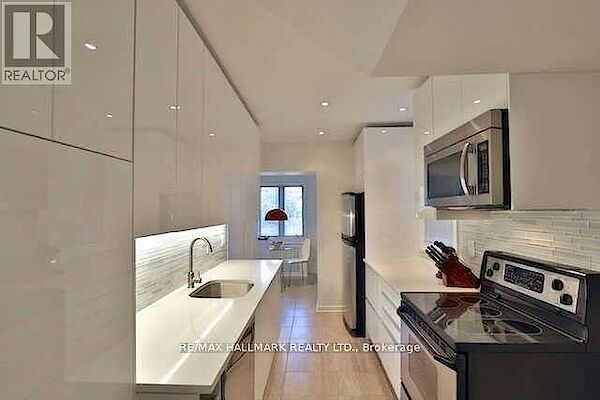 Toronto 4 bedrooms House for rent. Property photo: 640544-2