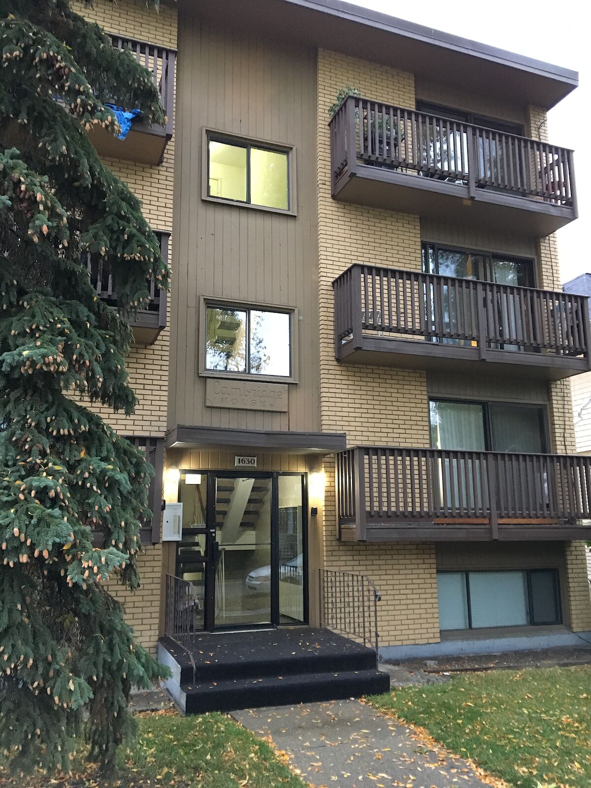 Calgary 1 bedroom Condo Unit for rent. Property photo: 640567-1