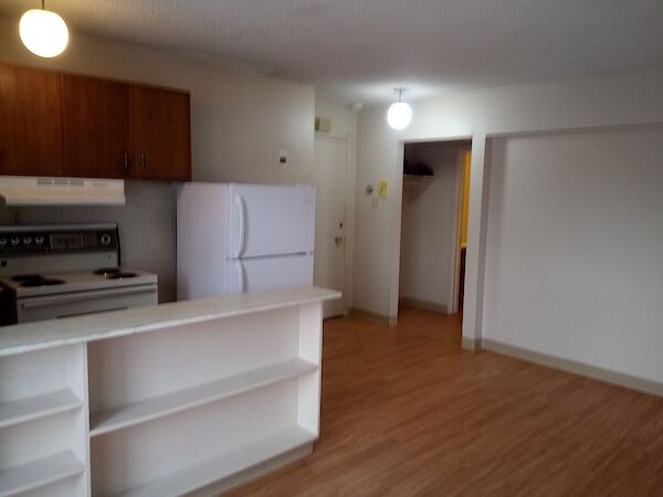 Calgary 1 bedroom Condo Unit for rent. Property photo: 640567-3