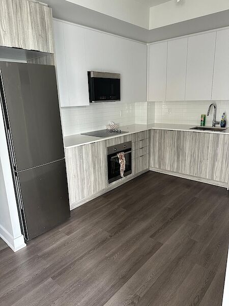 Oakville 2 bedrooms Condo Unit for rent. Property photo: 640605-2