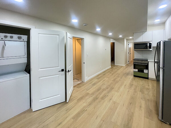 Edmonton 2 bedrooms Basement for rent. Property photo: 640632-2