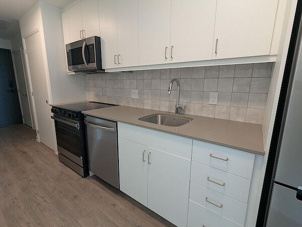 Kingston 1 bedroom Condo Unit for rent. Property photo: 640636-2