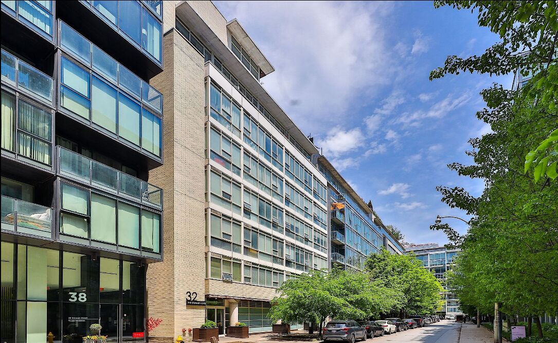 Toronto 3 bedrooms Apartment for rent. Property photo: 640640-1