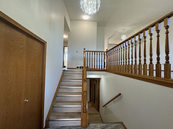 Calgary 3 bedrooms Main Floor for rent. Property photo: 640644-2