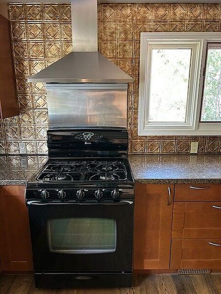 Calgary 4 bedrooms House for rent. Property photo: 640672-3