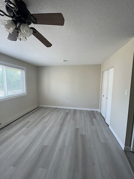 Edmonton bachelor bedrooms Apartment for rent. Property photo: 640695-3