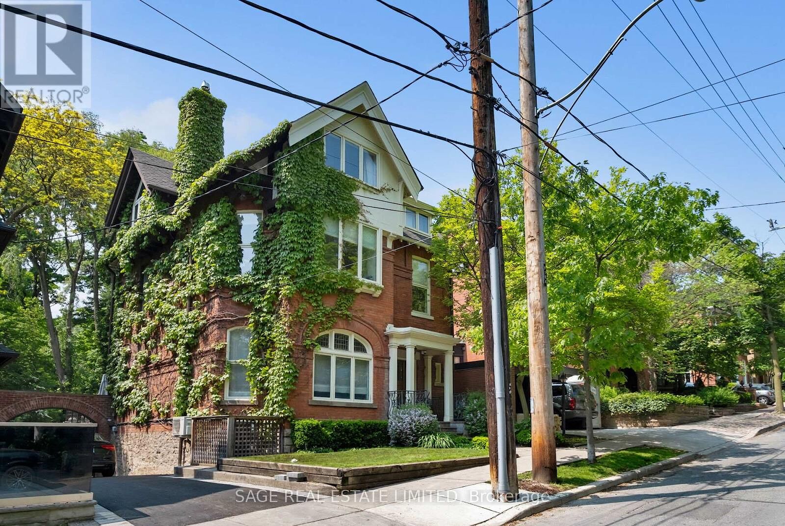 Toronto 5 bedrooms House for rent. Property photo: 640776-1