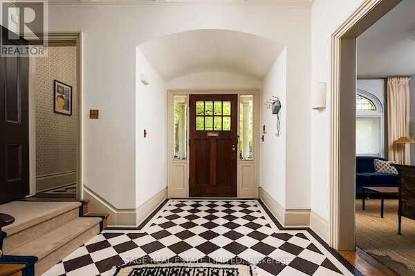 Toronto 5 bedrooms House for rent. Property photo: 640776-3
