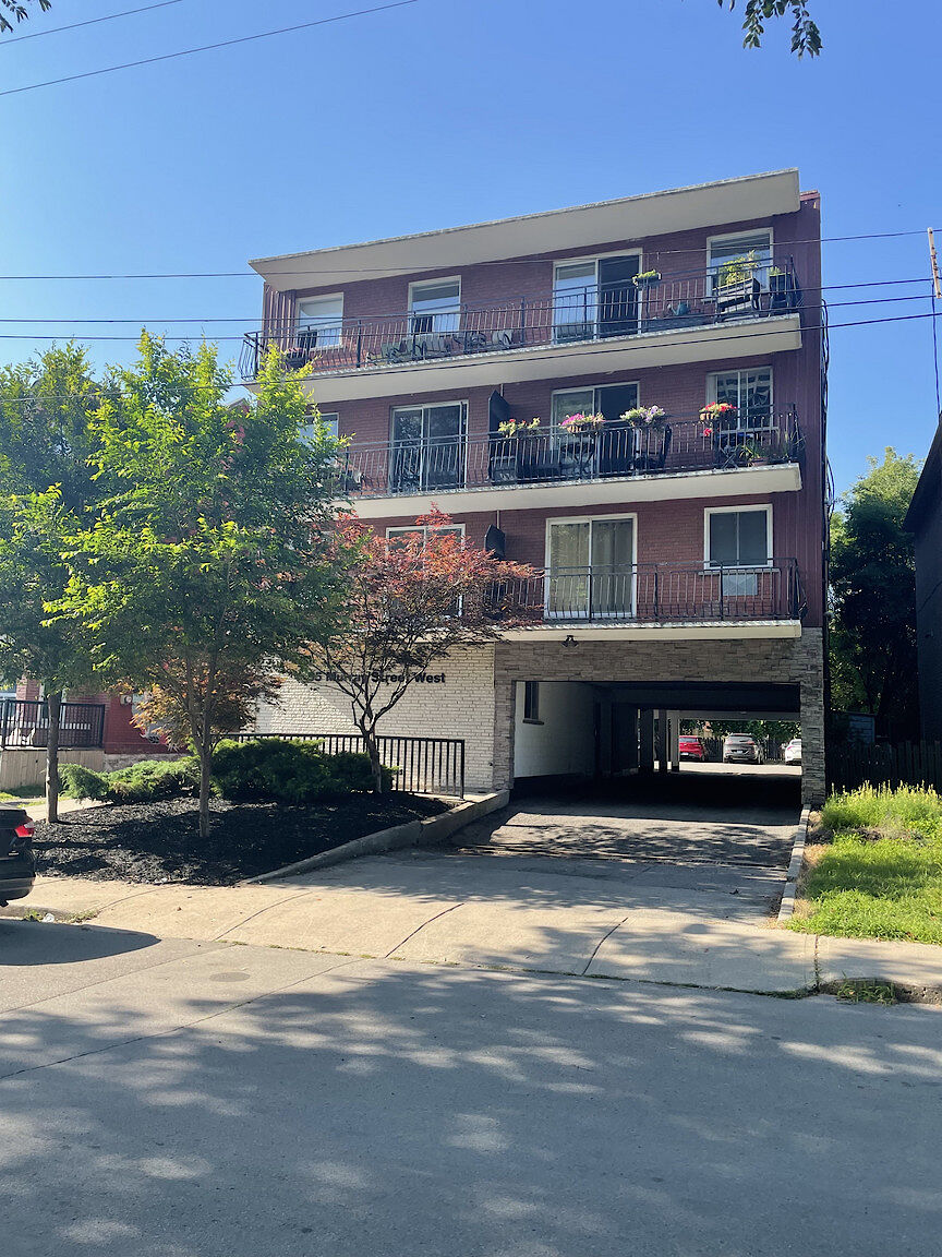 Hamilton 1 bedroom Condo Unit for rent. Property photo: 640793-1