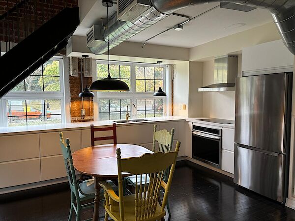 Toronto 2 + Den bedrooms Condo Unit for rent. Property photo: 640794-3