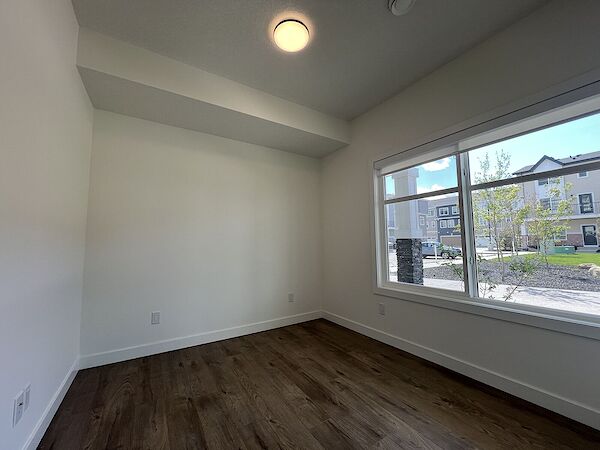 Calgary 3 + Den bedrooms Townhouse for rent. Property photo: 640799-3