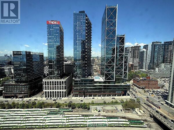 Toronto 3 bedrooms Apartment for rent. Property photo: 640801-2