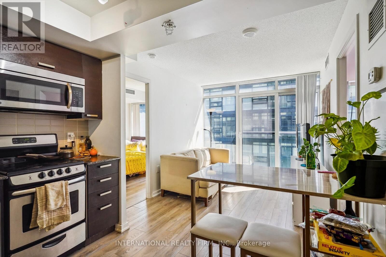 Toronto 2 bedrooms Apartment for rent. Property photo: 640806-1