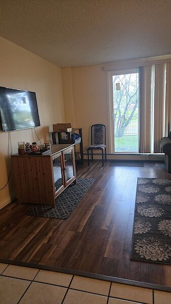 Calgary 1 bedroom Room For Rent for rent. Property photo: 640831-2