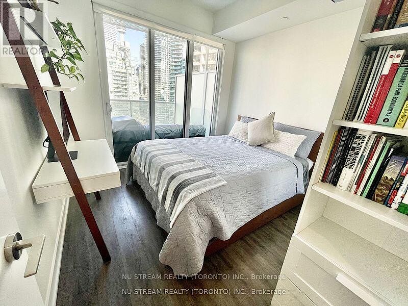 Toronto 2 bedrooms Apartment for rent. Property photo: 640852-1