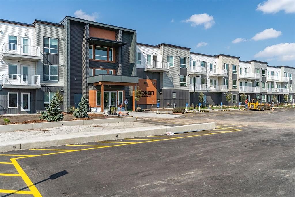 Calgary 2 bedrooms Condo Unit for rent. Property photo: 640863-1