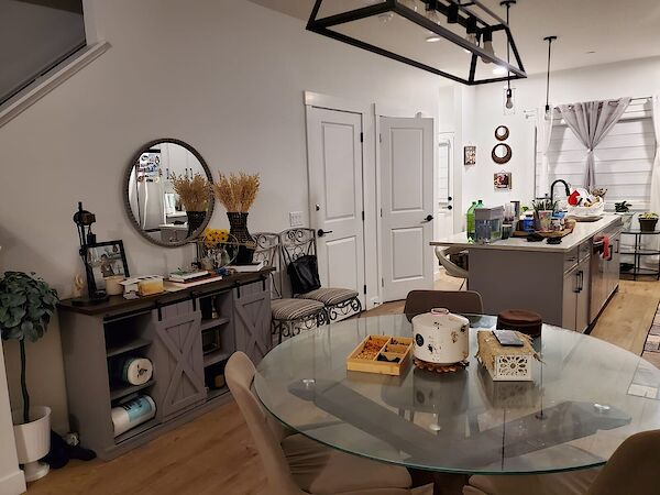 Calgary 3 bedrooms House for rent. Property photo: 640890-3