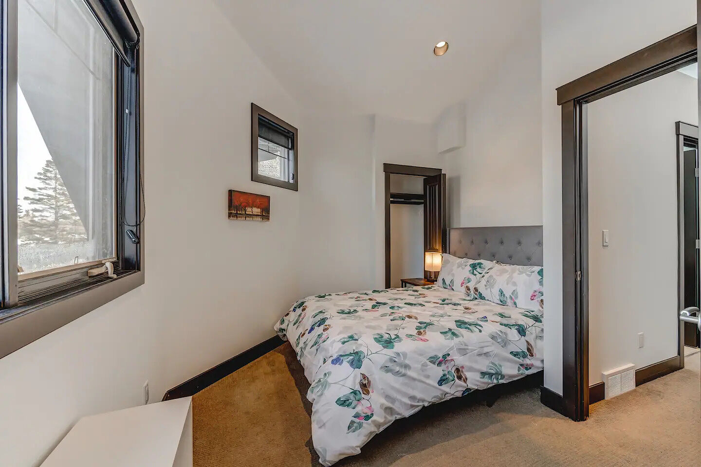Calgary 5 bedrooms Townhouse for rent. Property photo: 640910-1