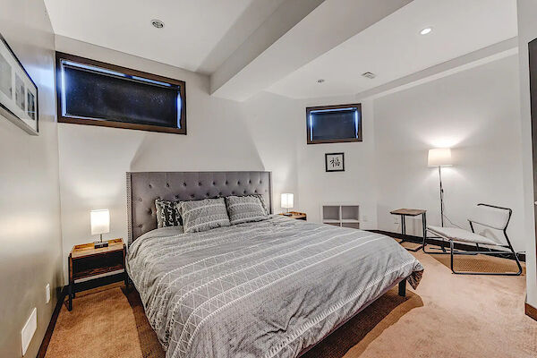 Calgary 5 bedrooms Townhouse for rent. Property photo: 640910-2