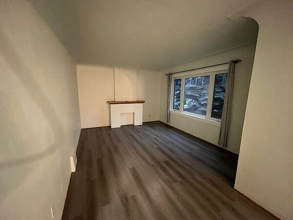 Edmonton 3 bedrooms Main Floor for rent. Property photo: 640915-2