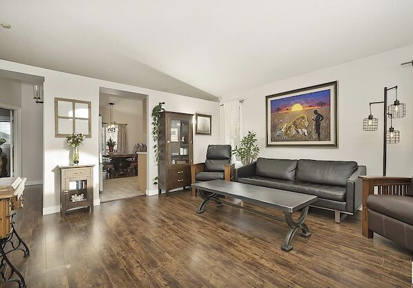 St. Albert 4 + Den bedrooms House for rent. Property photo: 640943-3