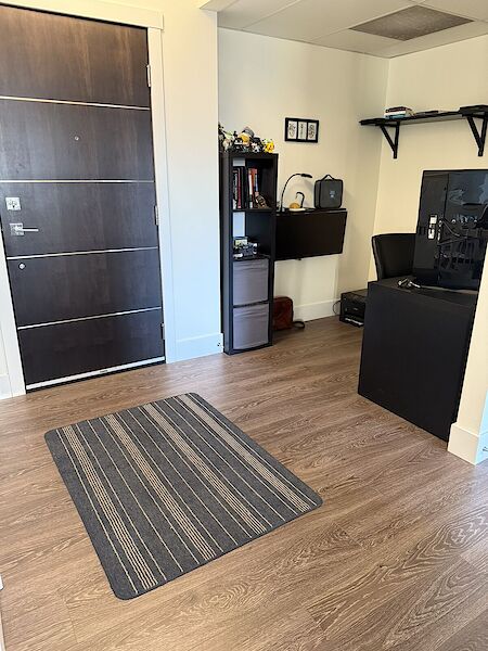 Calgary 2 + Den bedrooms Condo Unit for rent. Property photo: 640944-2