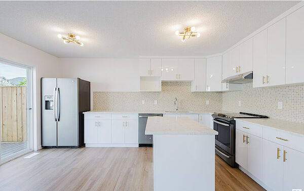 Edmonton 3 + Den bedrooms Duplex for rent. Property photo: 640974-2