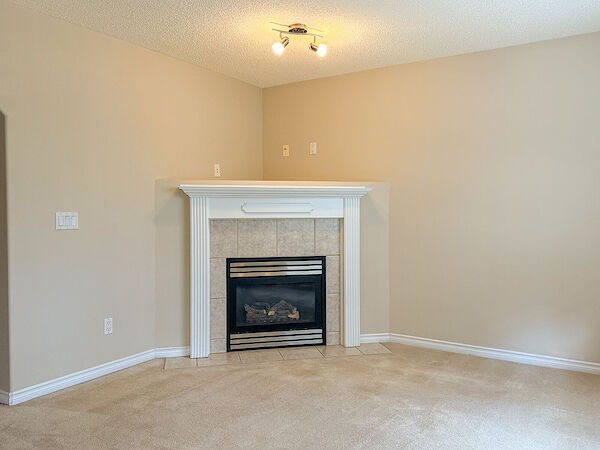 Edmonton 3 bedrooms House for rent. Property photo: 641016-3
