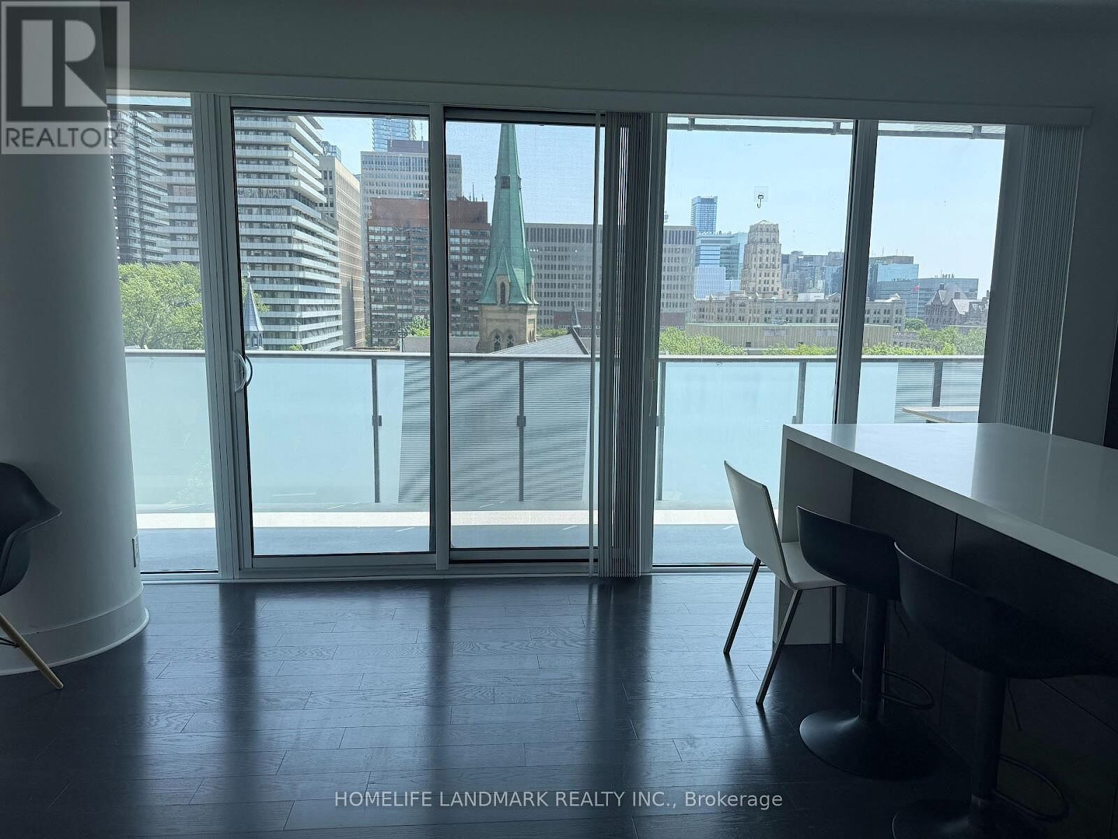 Toronto 2 bedrooms Apartment for rent. Property photo: 641063-1