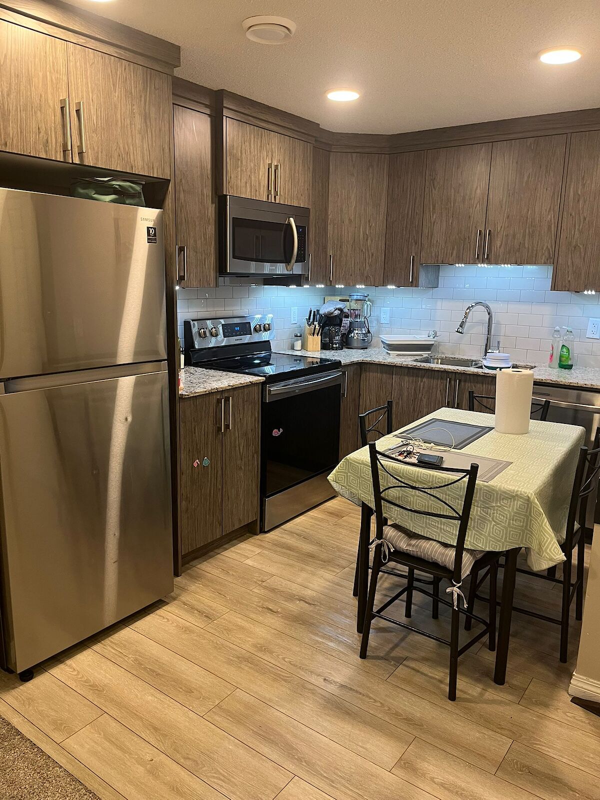 Calgary 2 bedrooms Basement for rent. Property photo: 641120-1