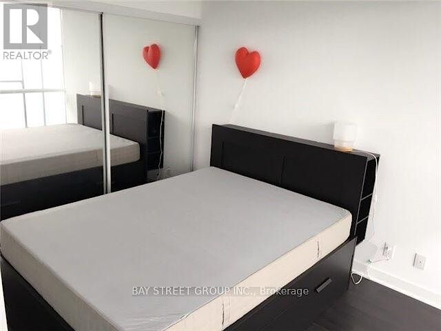 Toronto 2 bedrooms Apartment for rent. Property photo: 641162-1