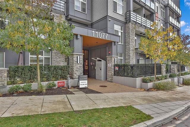 Surrey 2 bedrooms Condo Unit for rent. Property photo: 641182-1