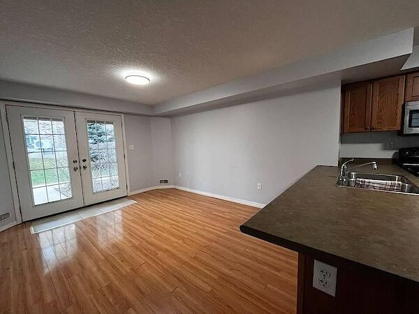 Guelph 1 bedroom House for rent. Property photo: 641220-3
