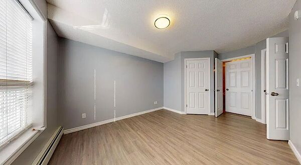 Calgary 2 bedrooms Condo Unit for rent. Property photo: 641283-3