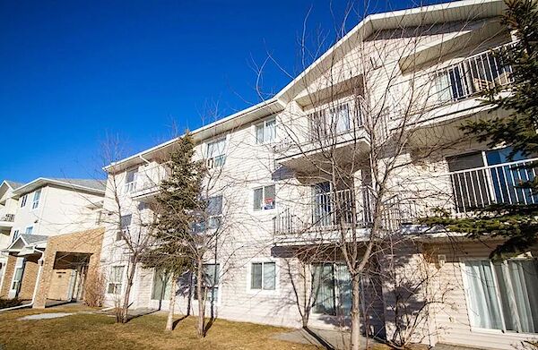 Calgary 2 bedrooms Condo Unit for rent. Property photo: 641283-2