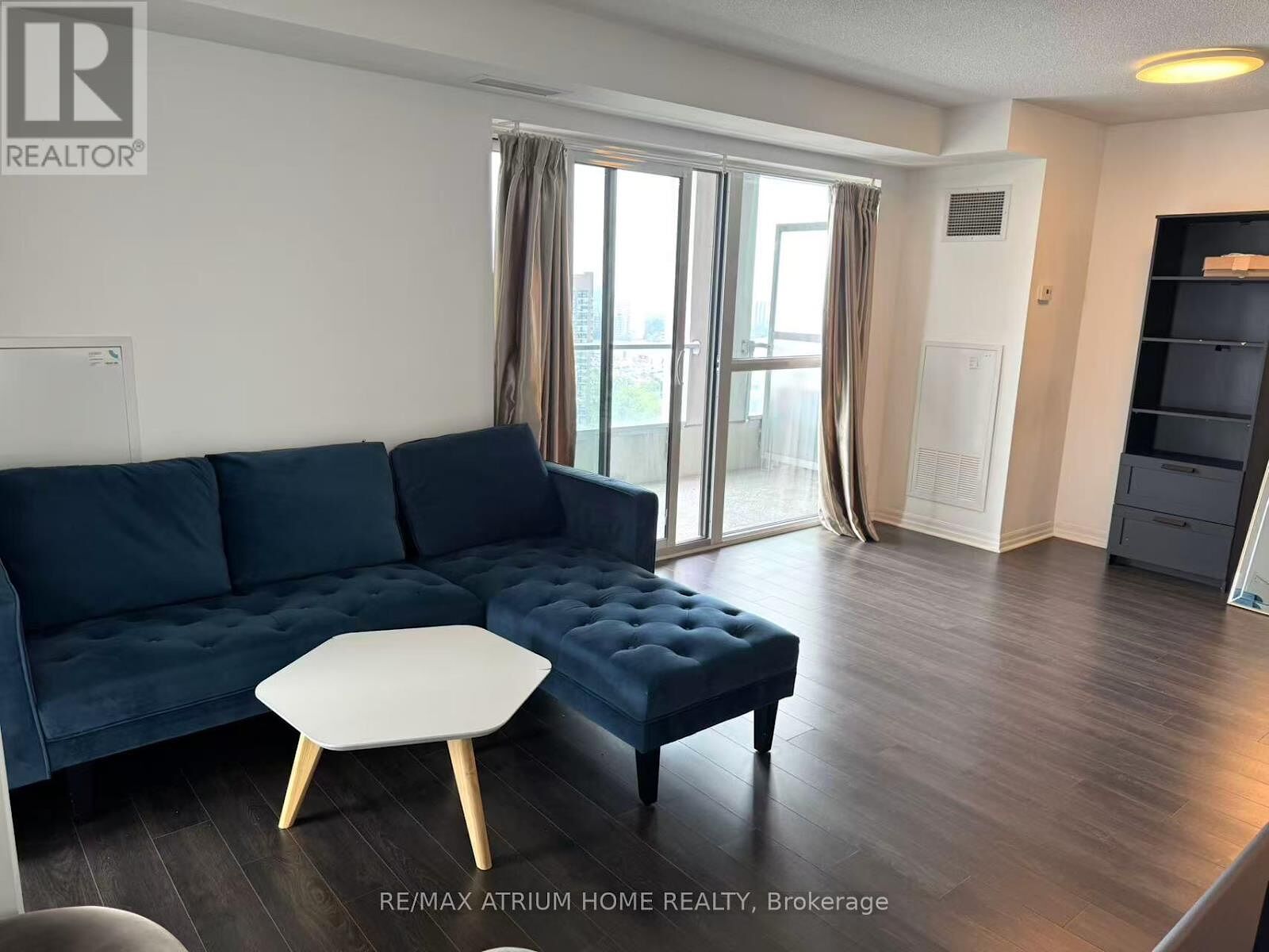 Toronto 2 bedrooms Apartment for rent. Property photo: 641293-1