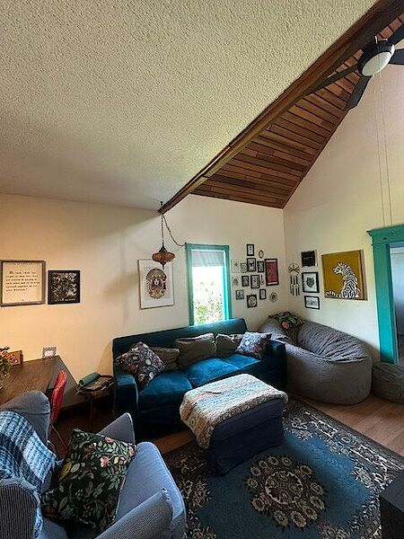 Calgary 2 + Den bedrooms House for rent. Property photo: 641314-3