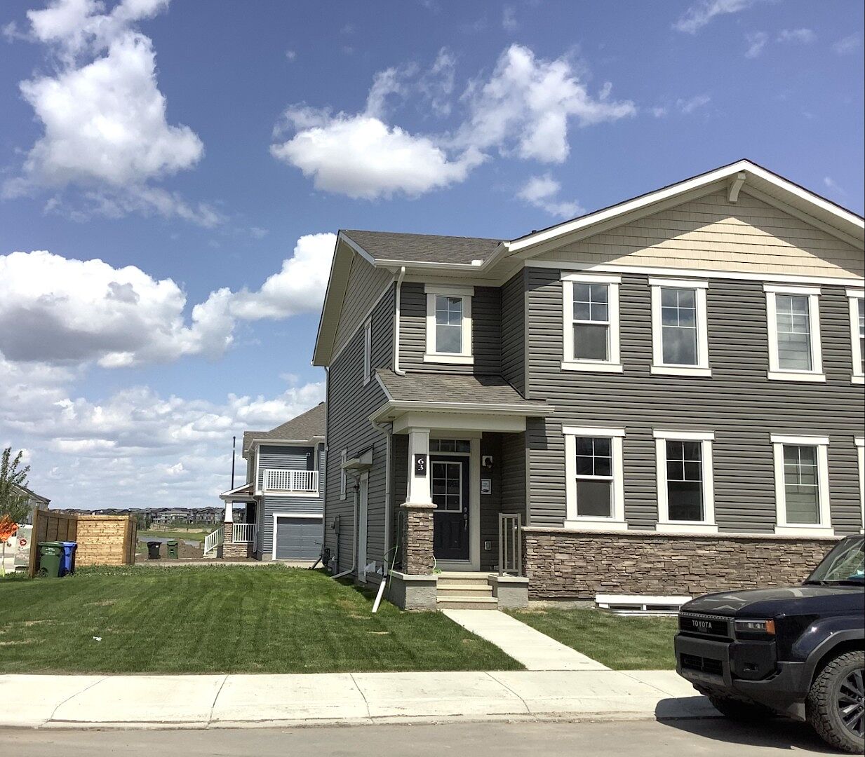 Calgary 3 bedrooms Duplex for rent. Property photo: 641318-1