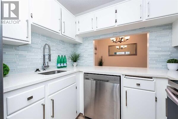 Calgary 2 bedrooms Condo Unit for rent. Property photo: 641320-3