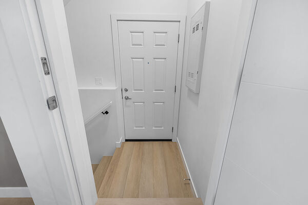 Calgary 2 bedrooms Basement for rent. Property photo: 641324-2