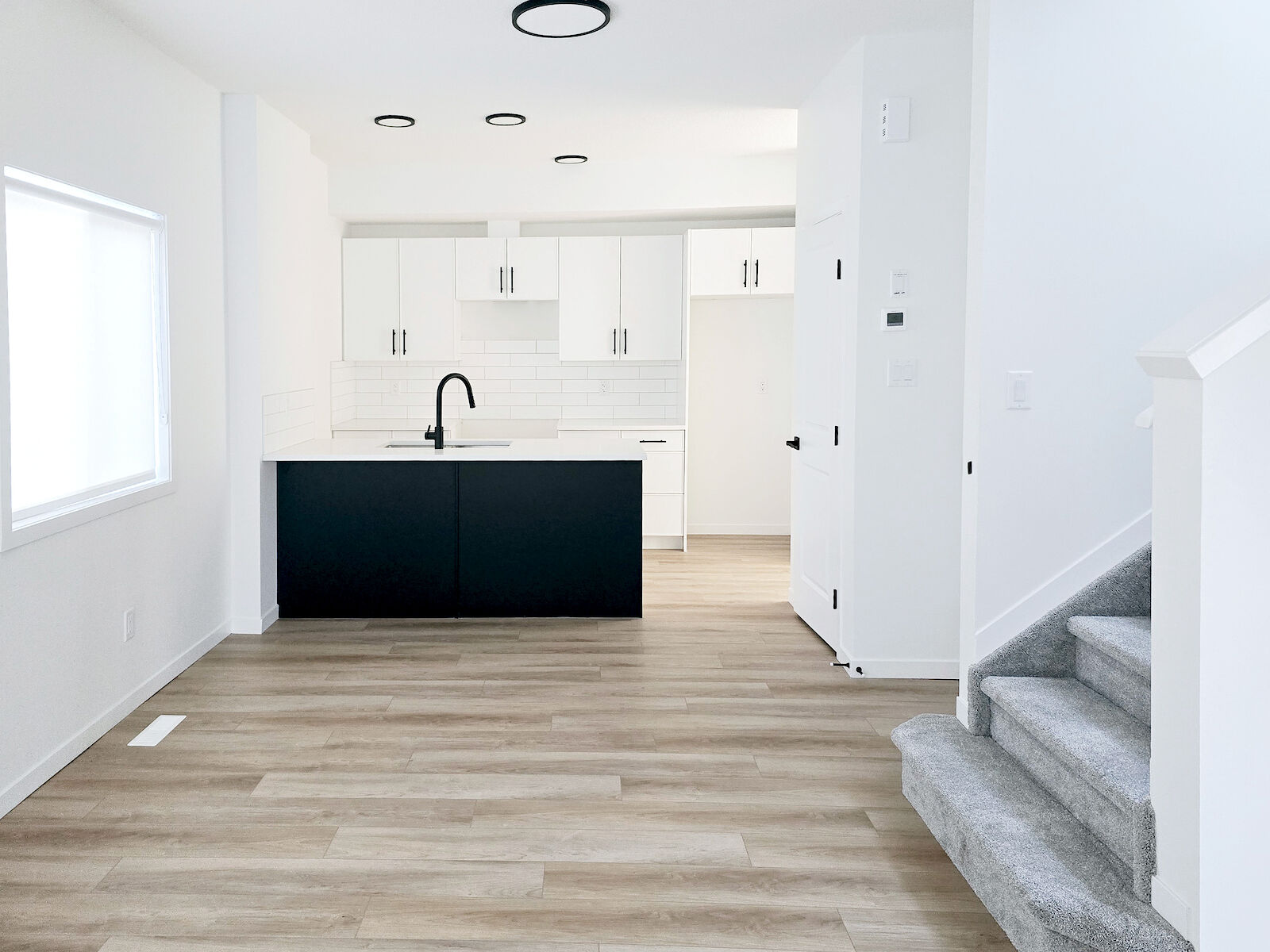 Edmonton 3 bedrooms Main Floor for rent. Property photo: 641344-1