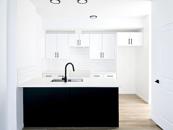 Edmonton 3 bedrooms Main Floor for rent. Property photo: 641344-2