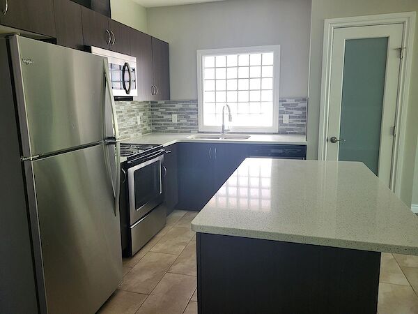 Edmonton 2 + Den bedrooms Townhouse for rent. Property photo: 641438-3