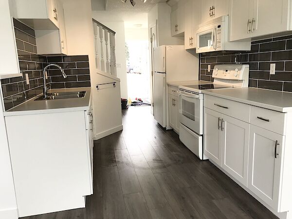 Edmonton 3 bedrooms Townhouse for rent. Property photo: 641439-3