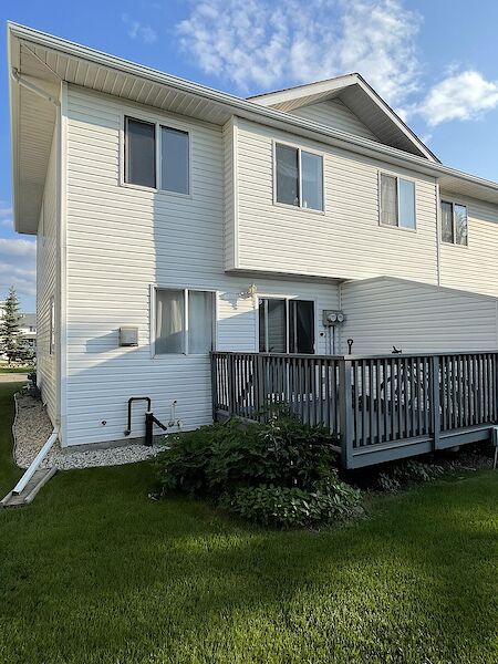 Edmonton 3 bedrooms Townhouse for rent. Property photo: 641439-2