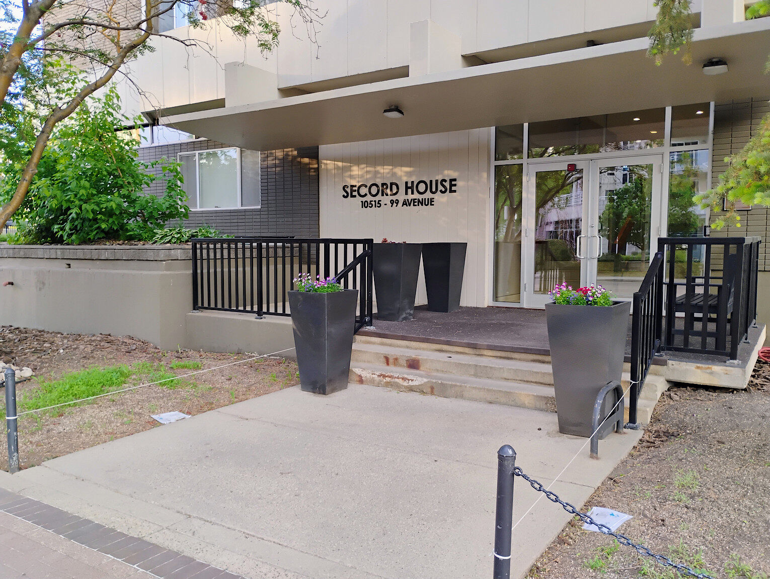 Edmonton 2 bedrooms Apartment for rent. Property photo: 641445-1