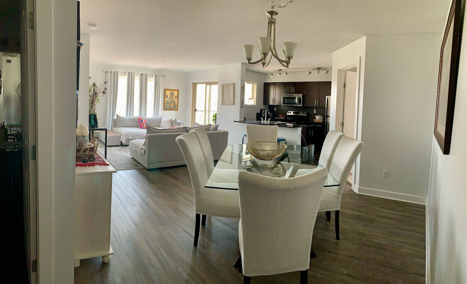 Airdrie 2 bedrooms Condo Unit for rent. Property photo: 641467-1