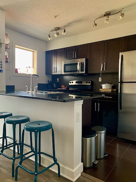 Airdrie 2 bedrooms Condo Unit for rent. Property photo: 641467-3